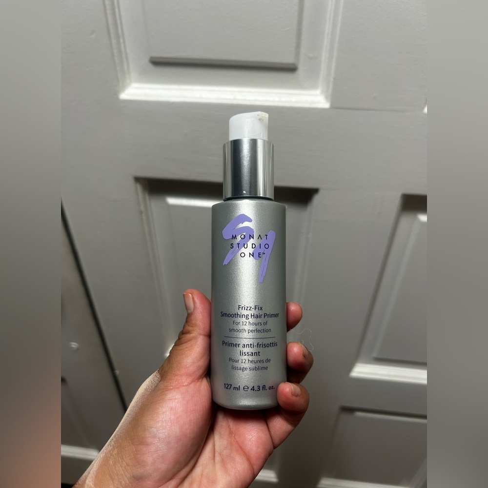 MONAT Studio One Frizz-Fix Leave-In Smoothing Hair Primer Color-Safe Lightweight